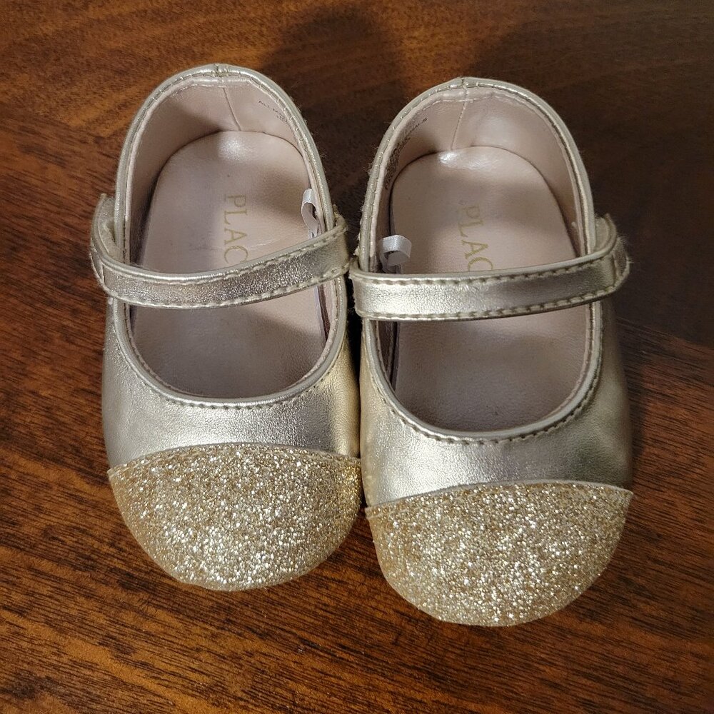 EUC Baby Girl's Metallic Glitter Ballet Flats- Gold - 3-6 months